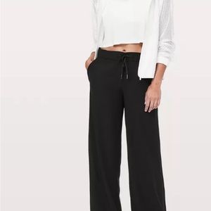 Lululemon wide leg On The Fly pant
